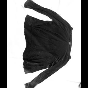 Black Quarter-Sleeve Cropped Top